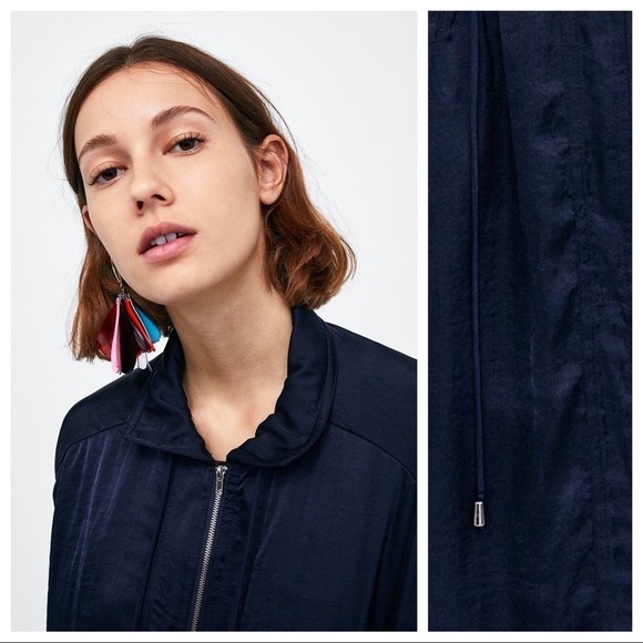 NWT. Zara Dark Blue Flowing Trench Coat. Size M-L. - Picture 4 of 8